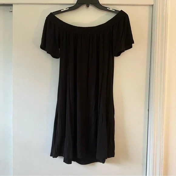 Abound Off the Shoulder Dress - Picture 5 of 5